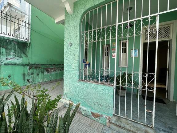 Casa com 7 Quartos para Alugar, 210 m² em Canela - Salvador