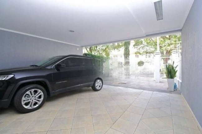 Imagem Casa com 4 Quartos à Venda, 285 m² em Jardim Itu - Porto Alegre