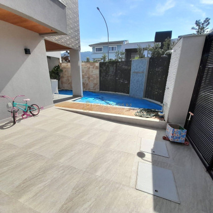 Imagem Casa com 3 Quartos à Venda, 420 m² em Vargem Pequena - Rio De Janeiro