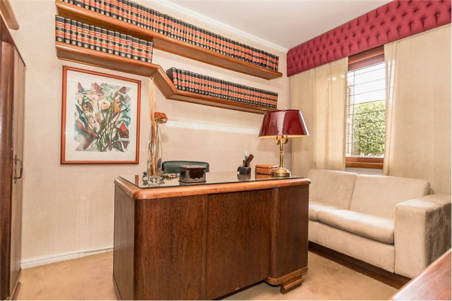 Imagem Casa com 4 Quartos à Venda,  em Três Figueiras - Porto Alegre
