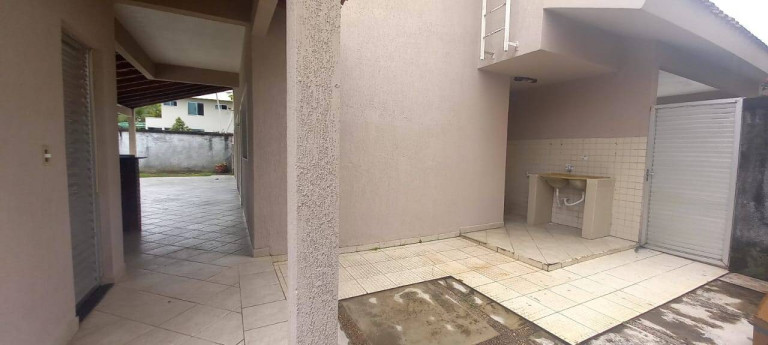 Imagem Casa com 3 Quartos para Alugar,  em Ponta Negra - Manaus