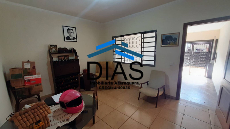 Imagem Casa com 2 Quartos à Venda, 121 m² em Centro - Araraquara Imagem Casa com 2 Quartos à Venda, 121 m² em Centro - Araraquara