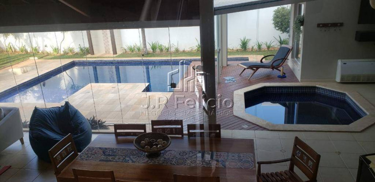 Imagem Casa à Venda, 900 m² em Bauru Imagem Casa à Venda, 900 m² em Bauru