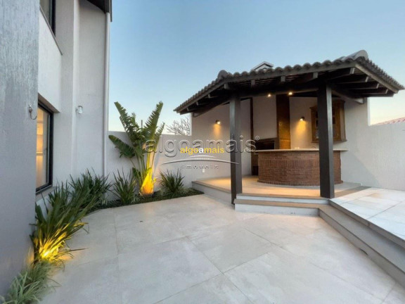 Imóvel com 5 Quartos à Venda, 345 m² em Centro - Xangri-lá