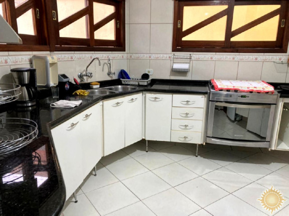 Imagem Casa com 6 Quartos à Venda, 375 m² em Centro - Ubatuba Imagem Casa com 6 Quartos à Venda, 375 m² em Centro - Ubatuba