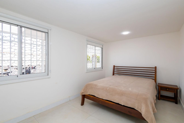 Imagem Casa com 3 Quartos à Venda, 190 m² em Santo Inácio - Curitiba Imagem Casa com 3 Quartos à Venda, 190 m² em Santo Inácio - Curitiba