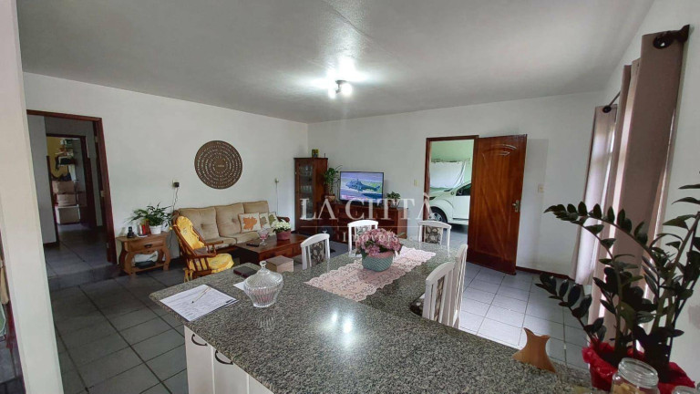 Imagem Sobrado com 5 Quartos à Venda, 350 m² em São Judas - Itajaí Imagem Sobrado com 5 Quartos à Venda, 350 m² em São Judas - Itajaí