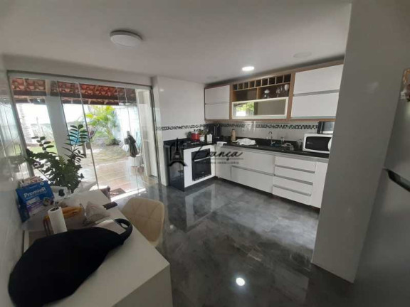 Imagem Imóvel com 3 Quartos para Alugar, 201 m² em Maravista - Niterói