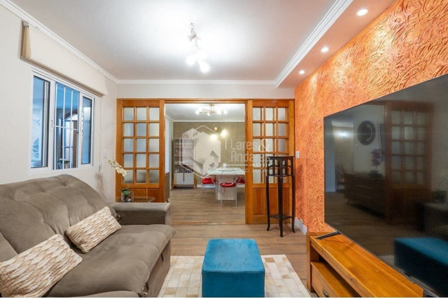 Casa com 3 Quartos à Venda, 240 m² em Jardim Aeroporto - São Paulo