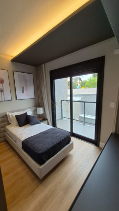 Imagem Sobrado com 4 Quartos à Venda, 175 m² em Xaxim - Curitiba Imagem Sobrado com 4 Quartos à Venda, 175 m² em Xaxim - Curitiba