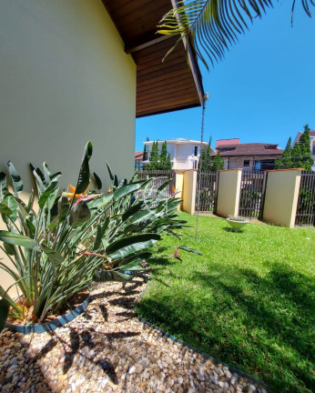 Imagem Casa com 4 Quartos à Venda, em Santo Antônio - Joinville Imagem Casa com 4 Quartos à Venda, em Santo Antônio - Joinville