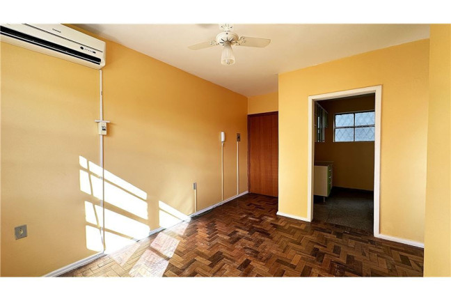 Imagem Imóvel com 2 Quartos à Venda,  em Teresópolis - Porto Alegre