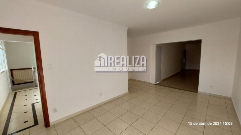 Imagem Sobrado com 4 Quartos para Alugar, 300 m² em Jardim Induberaba - Uberaba