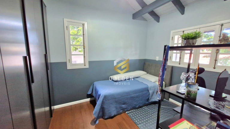 Imagem Casa com 3 Quartos à Venda, 270 m² em Centro - Tijucas