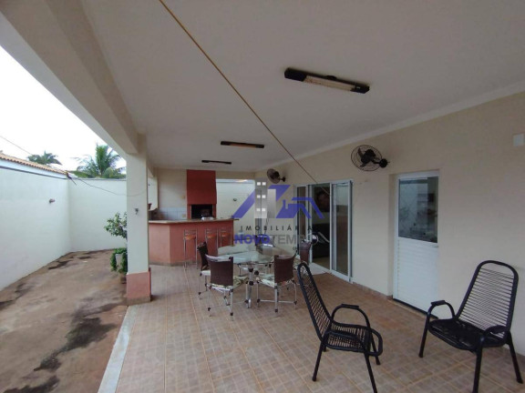 Imagem Casa com 3 Quartos à Venda, 249 m² em Aeroporto - Araçatuba