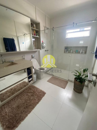 Imagem Casa com 3 Quartos à Venda, 347 m² em Centro - Balneário Camboriú Imagem Casa com 3 Quartos à Venda, 347 m² em Centro - Balneário Camboriú