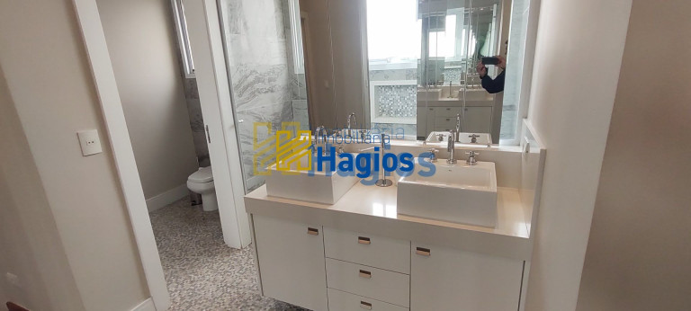 Casa de Condomínio com 4 Quartos à Venda, 450 m² em Alphaville - Santana De Parnaíba