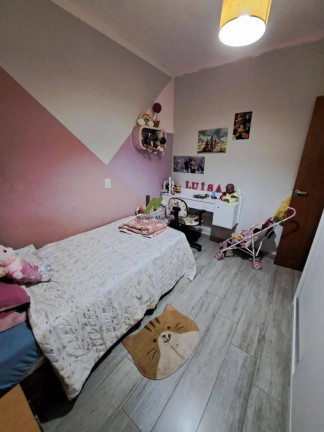 Imagem Casa de Condomínio com 3 Quartos à Venda, 260 m²
