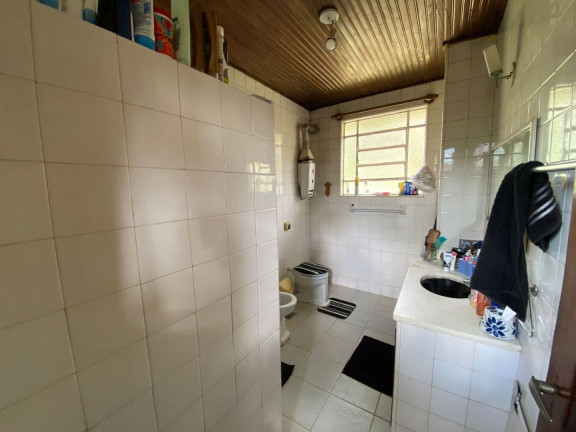 Imagem Casa com 4 Quartos à Venda, 179 m² em Jardim Salaco - Teresópolis