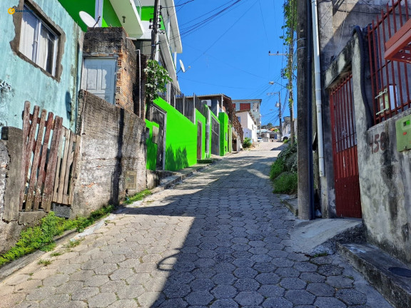 Imagem Casa com 8 Quartos à Venda, 295 m² em Agronômica - Florianopolis Imagem Casa com 8 Quartos à Venda, 295 m² em Agronômica - Florianopolis