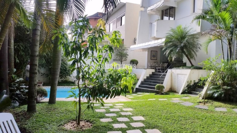 Casa com 4 Quartos à Venda, 450 m² em Granja Julieta - São Paulo