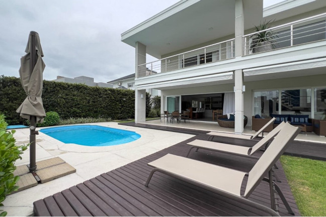 Imagem Casa de Condomínio com 5 Quartos à Venda, 413 m² em Remanso - Xangri-lá