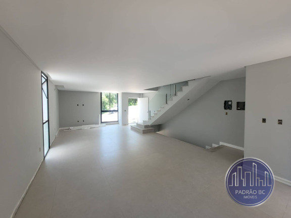 Imagem Casa com 4 Quartos à Venda, 202 m² em Ariribá - Balneário Camboriú Imagem Casa com 4 Quartos à Venda, 202 m² em Ariribá - Balneário Camboriú