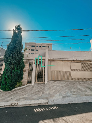 Casa com 3 Quartos à Venda,  em São José - Franca