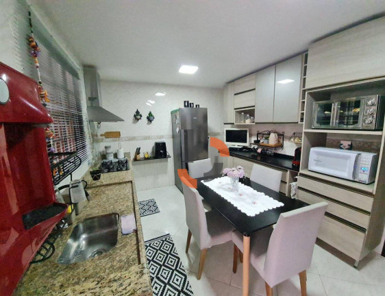 Imagem Casa com 4 Quartos à Venda, 212 m² em Caonze - Nova Iguaçu