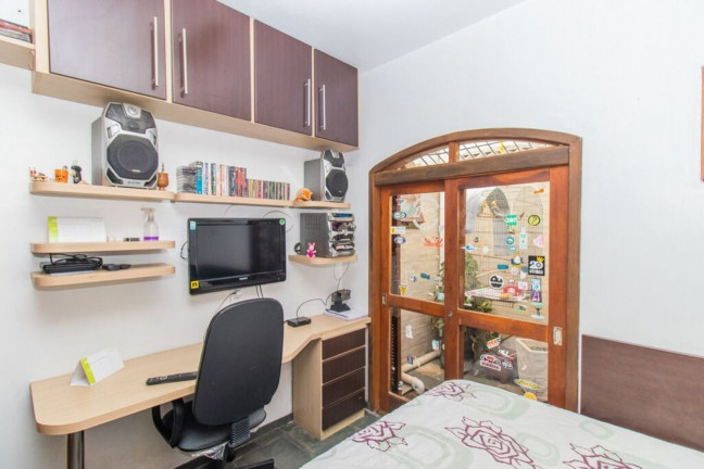 Imagem Imóvel com 4 Quartos à Venda, em Passo Da Areia - Porto Alegre Imagem Imóvel com 4 Quartos à Venda, em Passo Da Areia - Porto Alegre