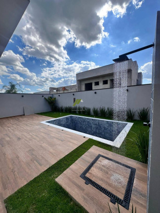 Imagem Casa de Condomínio com 3 Quartos à Venda, 200 m²