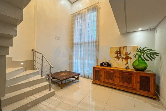 Imagem Casa com 4 Quartos à Venda, 300 m² em Chácara Das Pedras - Porto Alegre Imagem Casa com 4 Quartos à Venda, 300 m² em Chácara Das Pedras - Porto Alegre