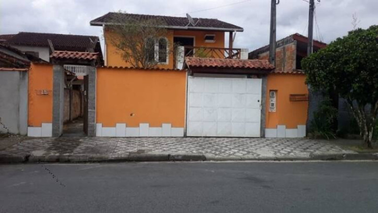Sobrado com 4 Quartos à Venda, 212 m² em Centro - Ubatuba