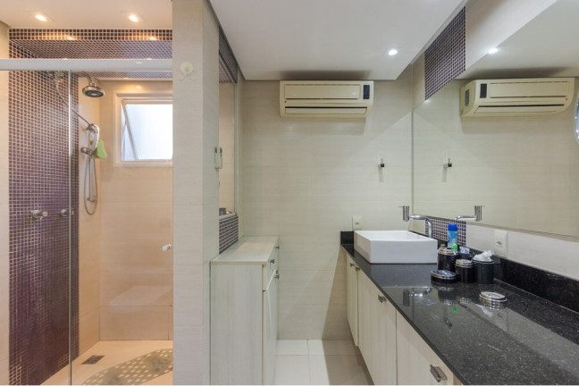 Imagem Casa com 4 Quartos à Venda, 238 m² em Bela Vista - Porto Alegre Imagem Casa com 4 Quartos à Venda, 238 m² em Bela Vista - Porto Alegre
