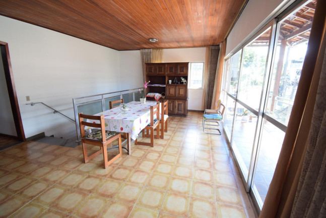 Imagem Casa com 6 Quartos à Venda, 361 m² em Vale Do Paraíso - Teresópolis Imagem Casa com 6 Quartos à Venda, 361 m² em Vale Do Paraíso - Teresópolis