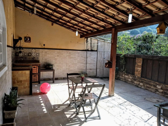 Imagem Casa com 2 Quartos à Venda, 110 m² em Albuquerque - Teresópolis