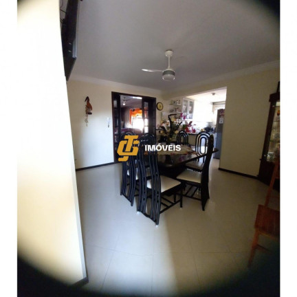 Imagem Casa com 6 Quartos à Venda, 331 m² em Centro - Camboriú Imagem Casa com 6 Quartos à Venda, 331 m² em Centro - Camboriú