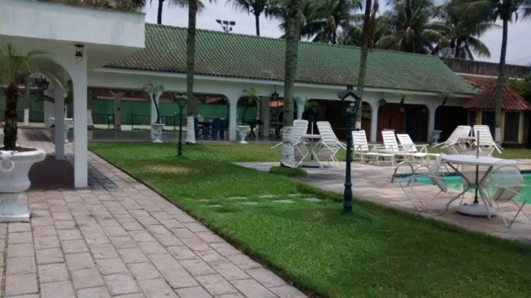 Imagem Casa com 10 Quartos à Venda, 3.400 m² em Canto Do Forte - Praia Grande Imagem Casa com 10 Quartos à Venda, 3.400 m² em Canto Do Forte - Praia Grande
