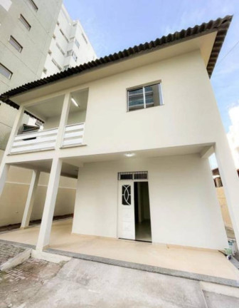 Imagem Casa com 5 Quartos à Venda, 360 m² em Aeroporto