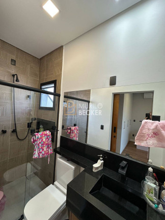 Imagem Casa com 4 Quartos à Venda, 212 m² em Centro - Jacareí Imagem Casa com 4 Quartos à Venda, 212 m² em Centro - Jacareí