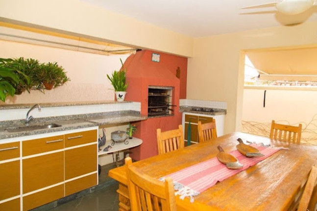 Imagem Casa com 4 Quartos à Venda, 325 m² em Centro - Atibaia