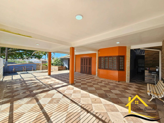Imagem Casa com 6 Quartos à Venda, 232 m² em Centro - Balneário Barra Do Sul Imagem Casa com 6 Quartos à Venda, 232 m² em Centro - Balneário Barra Do Sul