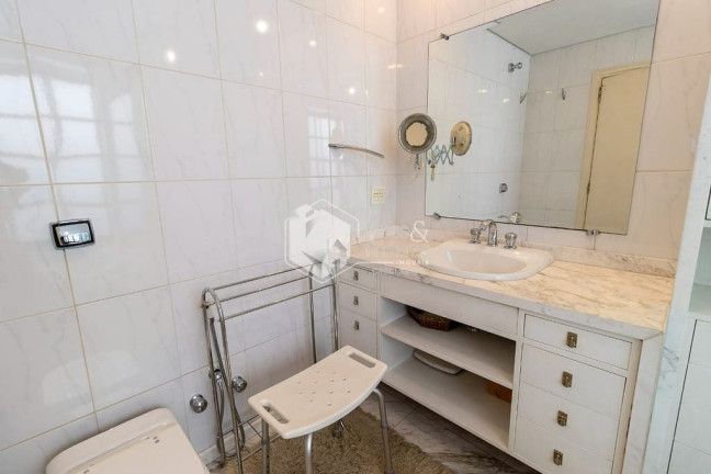 Imagem Casa com 4 Quartos à Venda, 440 m² em Jardim Prudência - São Paulo Imagem Casa com 4 Quartos à Venda, 440 m² em Jardim Prudência - São Paulo