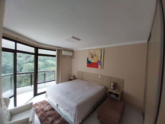 Imagem Cobertura com 3 Quartos à Venda, 200 m² em Pitangueiras - Guarujá