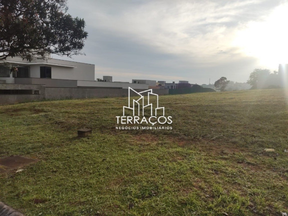 Terreno à Venda, 2.200 m² em Cidade Santos Dumont - Jundiaí