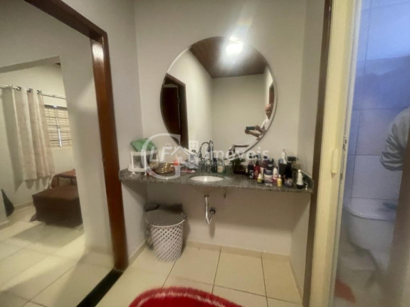 Imagem Casa com 2 Quartos à Venda, 11 m² em Vila Taveirópolis - Campo Grande