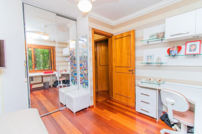 Imagem Imóvel com 3 Quartos à Venda, em Chácara Das Pedras - Porto Alegre Imagem Imóvel com 3 Quartos à Venda, em Chácara Das Pedras - Porto Alegre