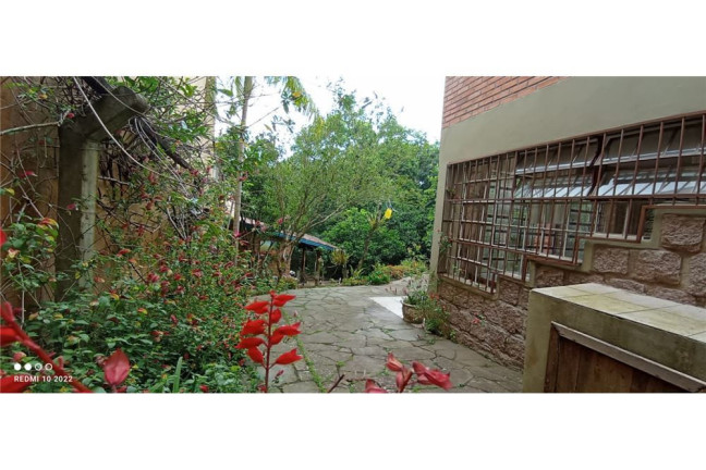 Imagem Casa com 2 Quartos à Venda, 210 m² em Vila Nova - Porto Alegre Imagem Casa com 2 Quartos à Venda, 210 m² em Vila Nova - Porto Alegre