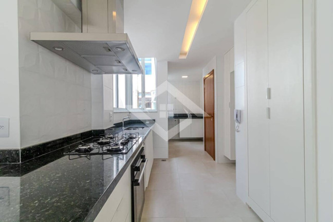 Imagem Apartamento com 3 Quartos à Venda, 135 m² em Copacabana - Rio De Janeiro