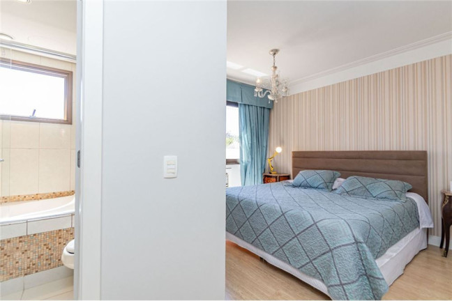 Imagem Apartamento com 3 Quartos à Venda, 131 m² em Menino Deus - Porto Alegre